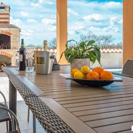 Manera Villa Marcana