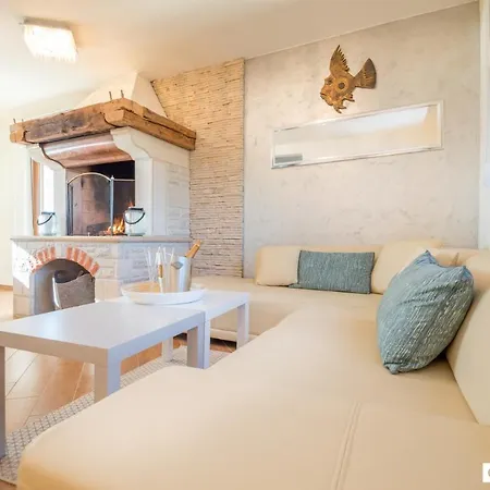 Manera Villa Marcana